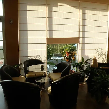 Makao Family Hotel 2*