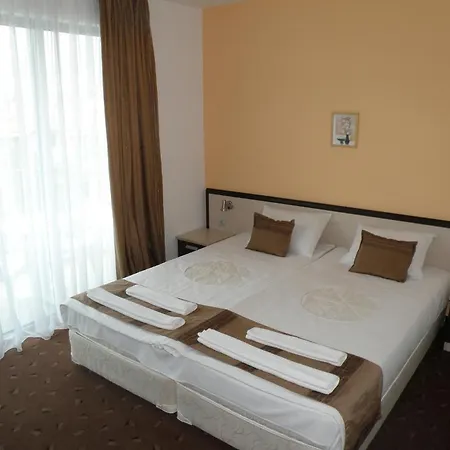 Makao Family Hotel 2*