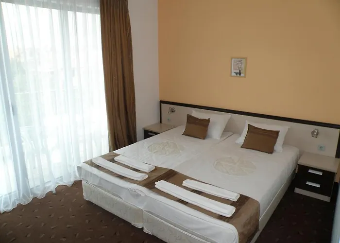 Makao Family Hotel 2*