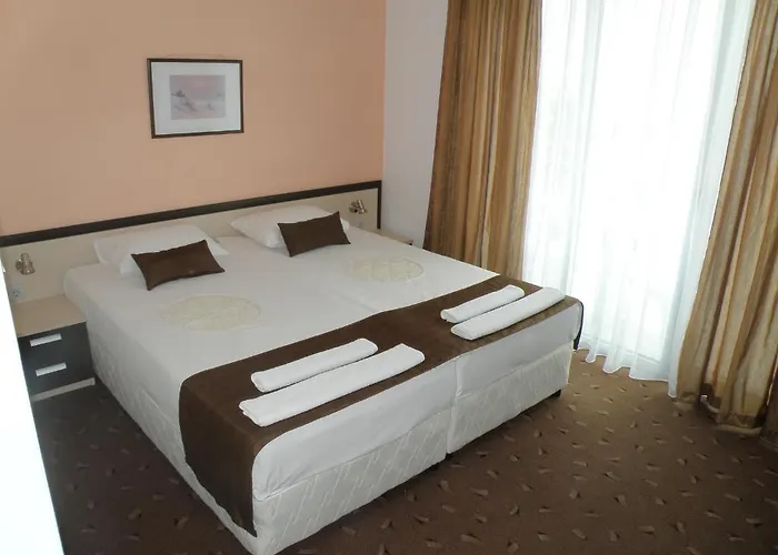 Hotel Makao Family 2*